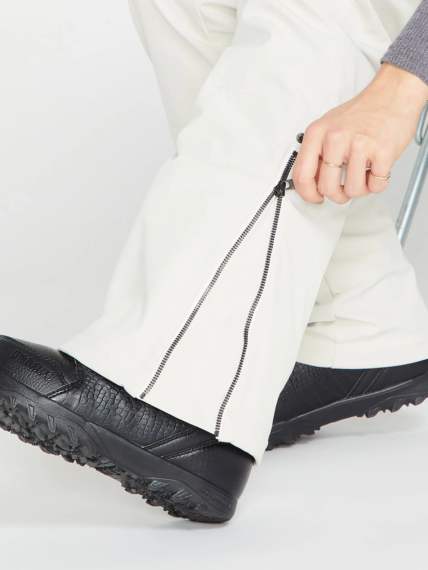 Battle Stretch High Rise Trousers - Off White - Image 6