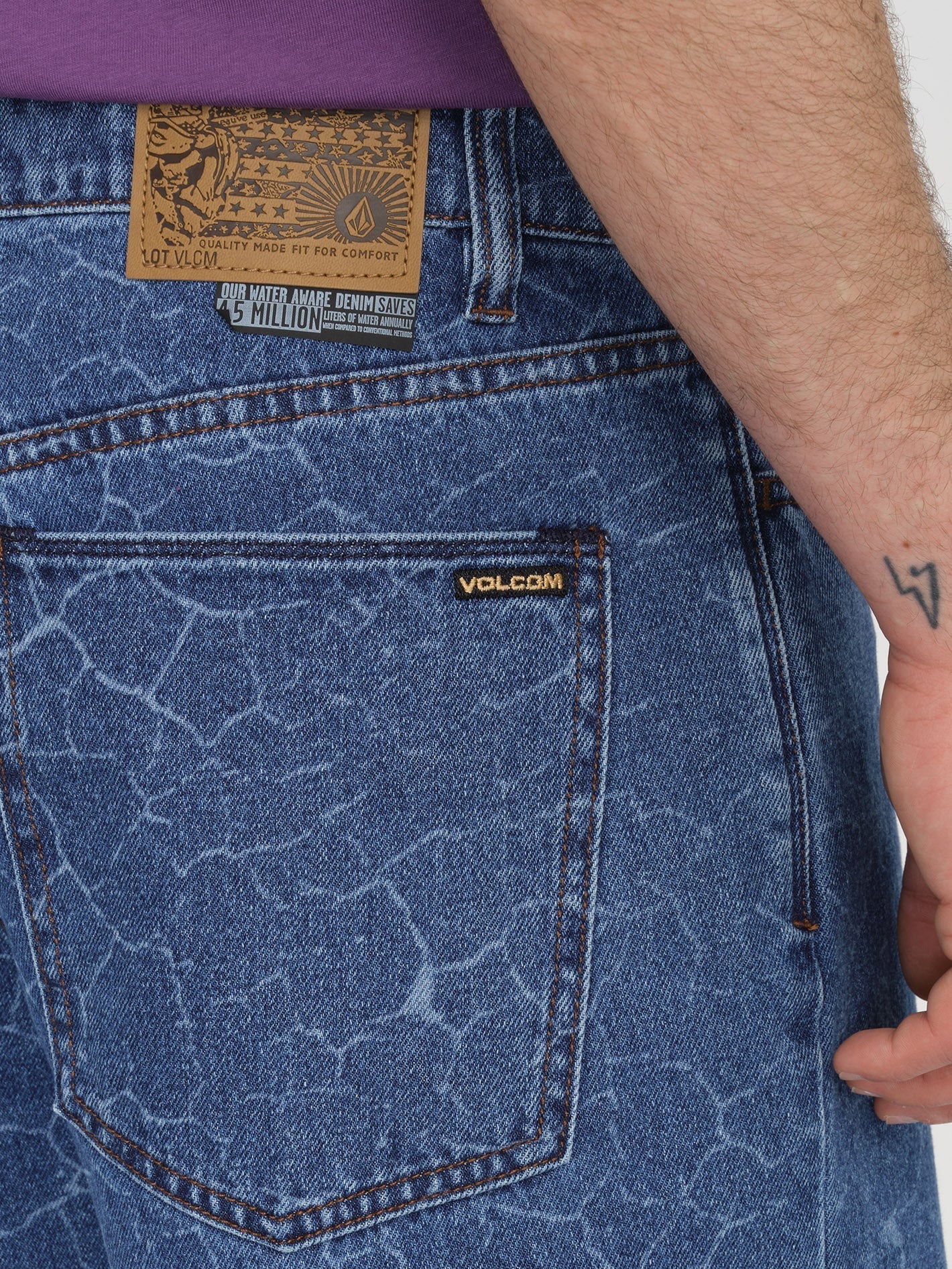 Billow Tapered Jeans - LAZER - Image 3