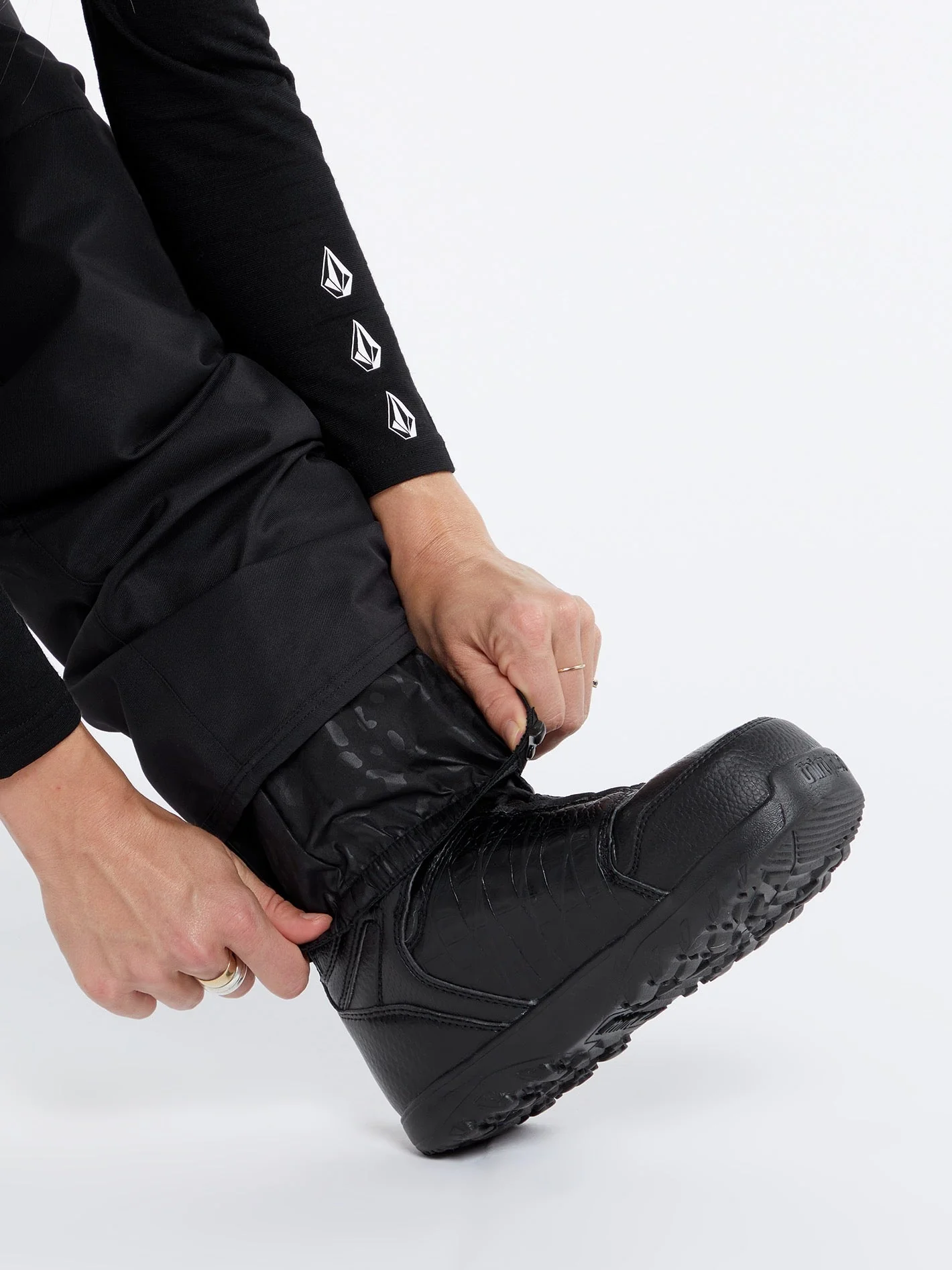 Bridger Insulated Hose - BLACK - Image 4