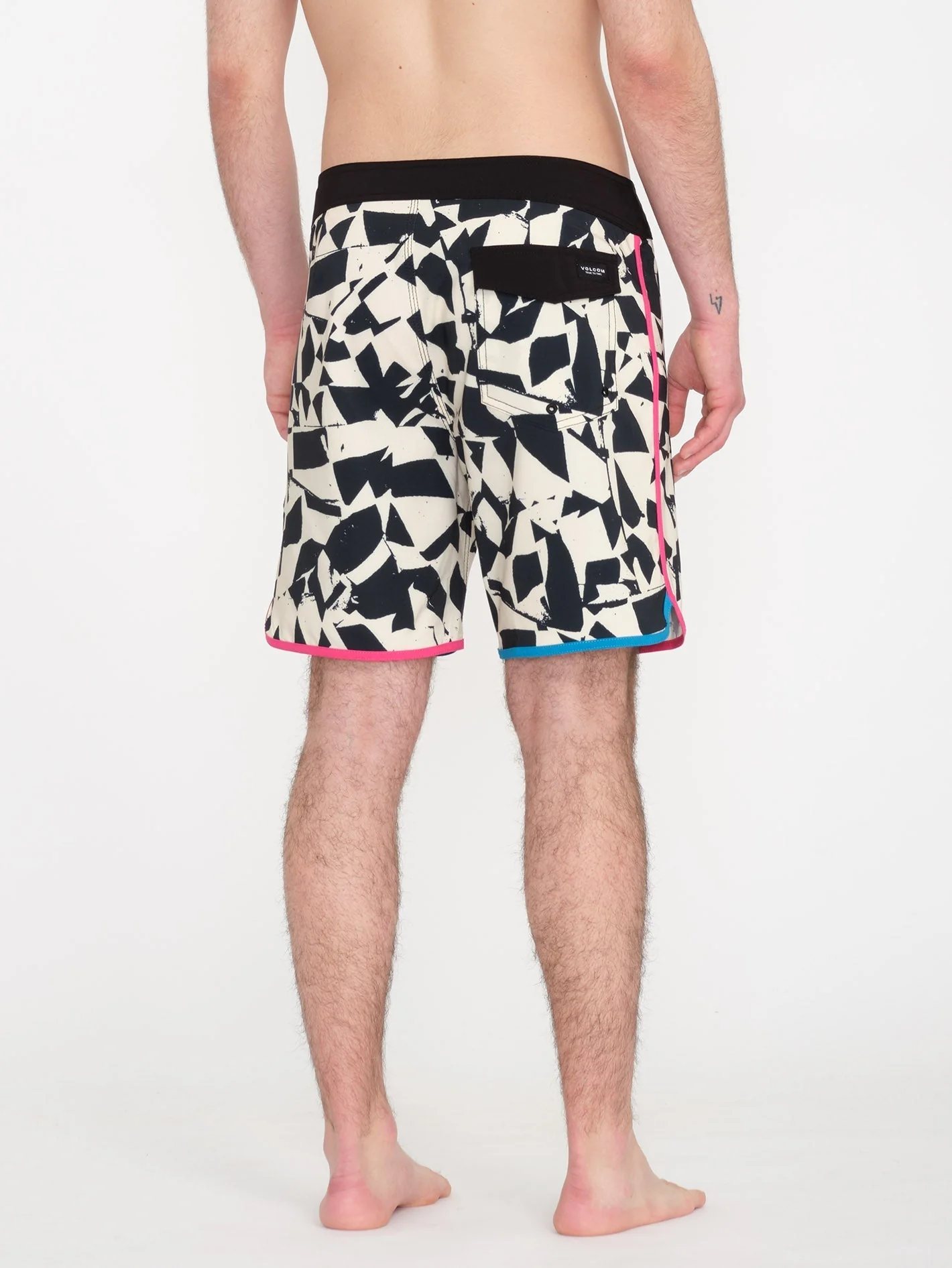 Lido Print Scallop Mod 19" Boardshort - BLACK WHITE - Image 2